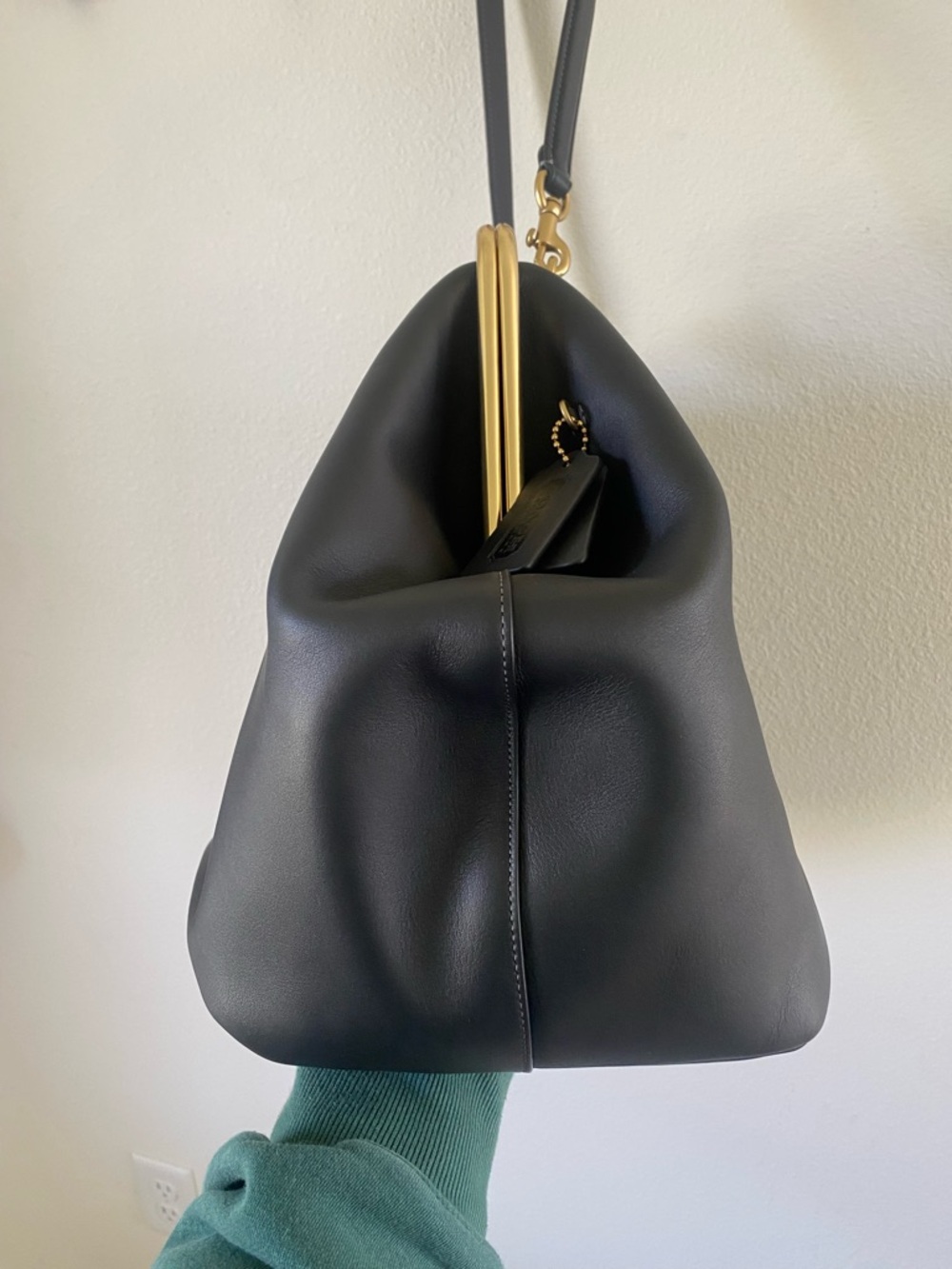 Coach The Kisslock Frame Bag Limited Re-Edition 1969 Large Black Brass - Picture 7 of 15